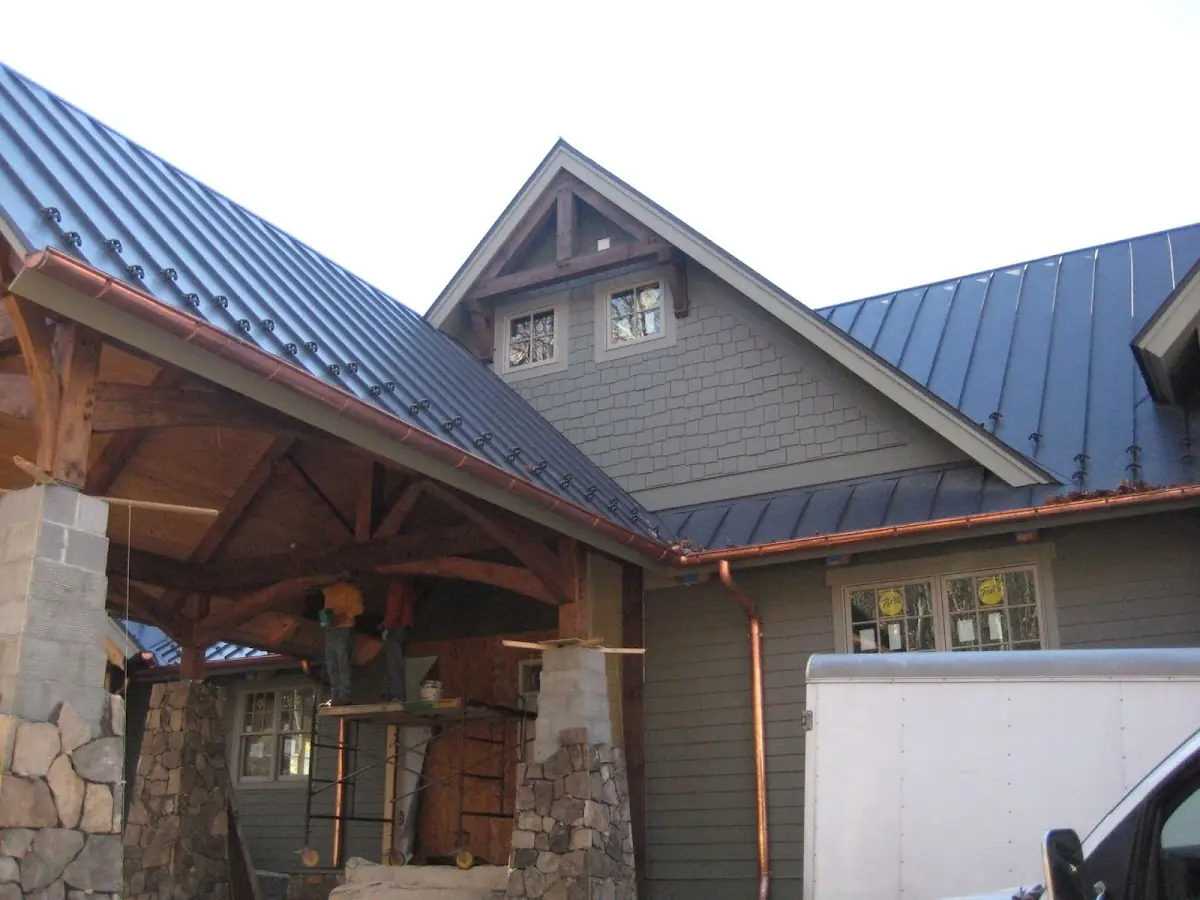 Craftsman Roofing team delivering quality roofing work in Sinton